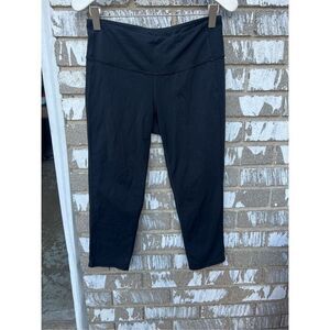 Athleta Black Cropped Leggings Woman’s Size Small- FLAWED-Bally